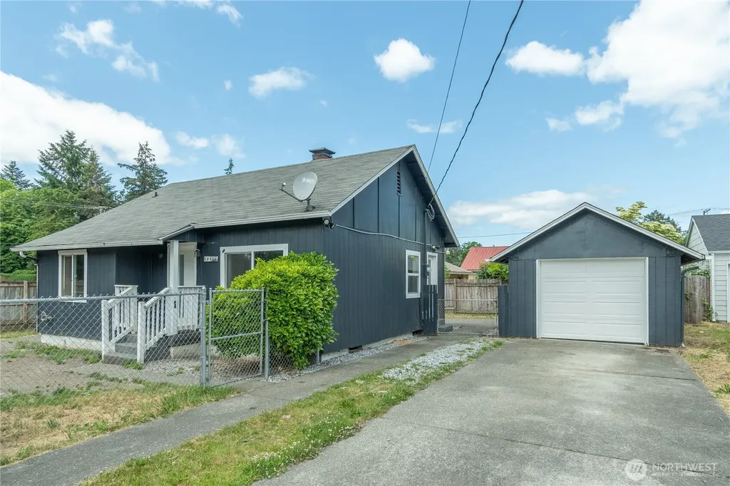 15406 Grant Avenue SW Lakewood WA 98498