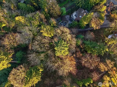 43 Fernbrook Drive Mercer Island WA 98040