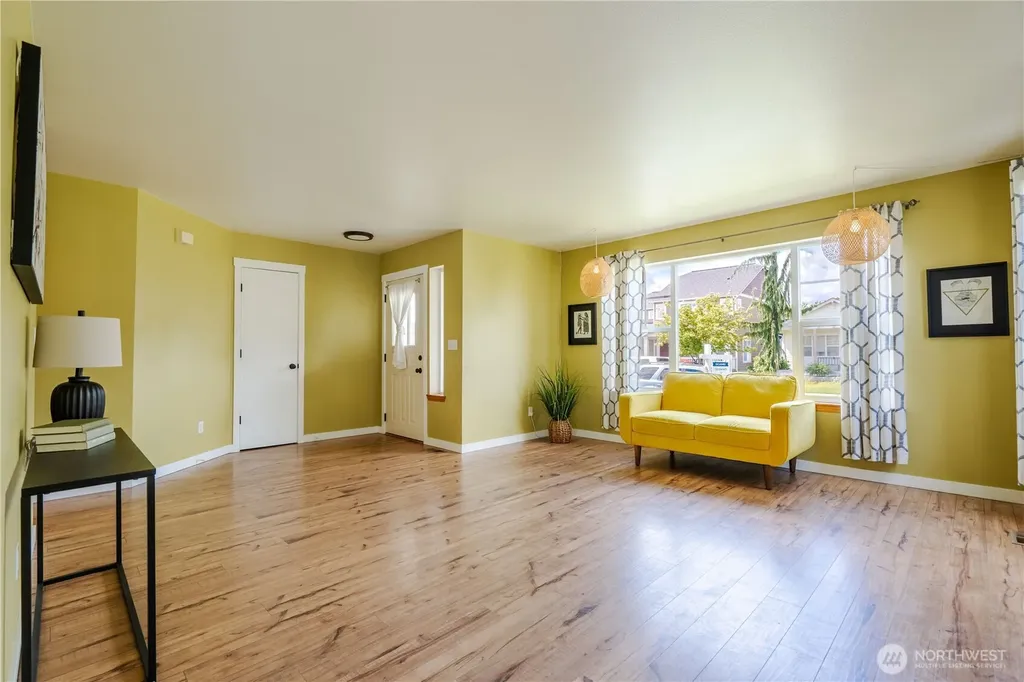 2274 Dogwood Street Lynden WA 98264