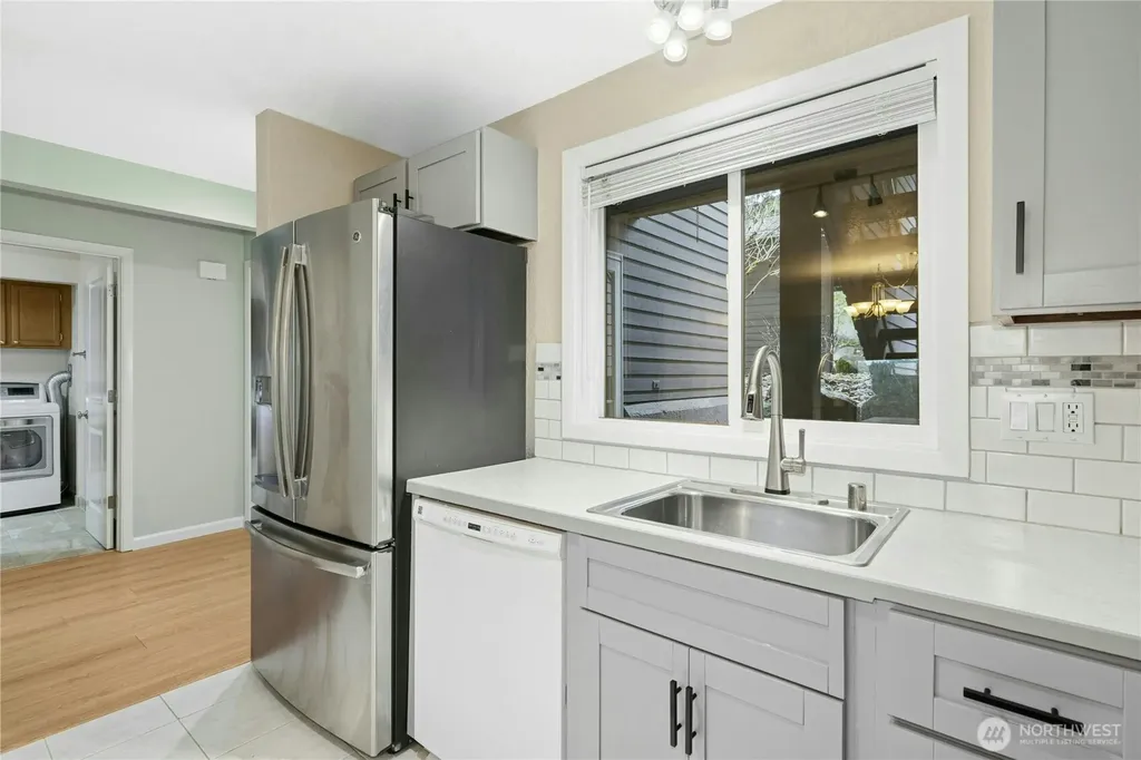 13611 NE 8th Street Bellevue WA 98005