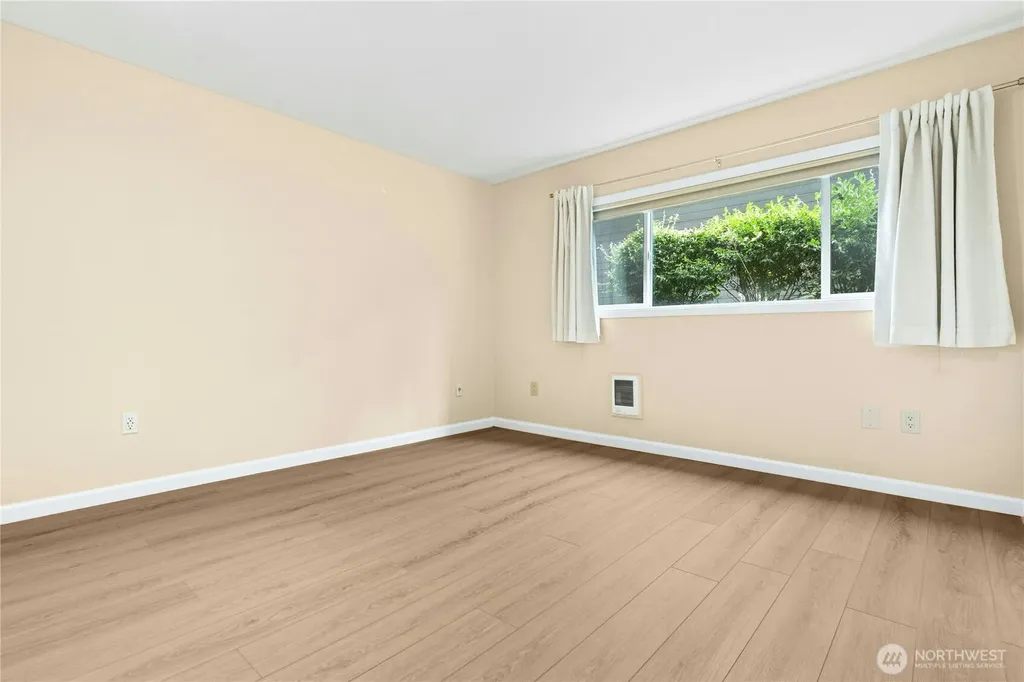 13611 NE 8th Street Bellevue WA 98005