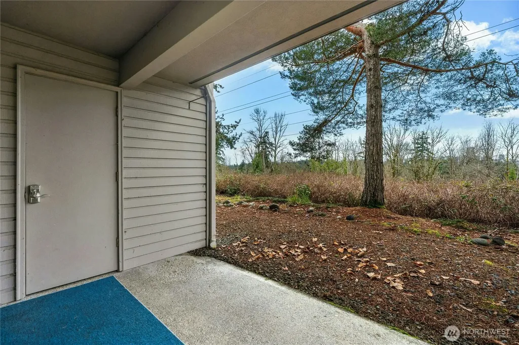 13611 NE 8th Street Bellevue WA 98005