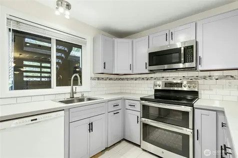 13611 NE 8th Street Bellevue WA 98005
