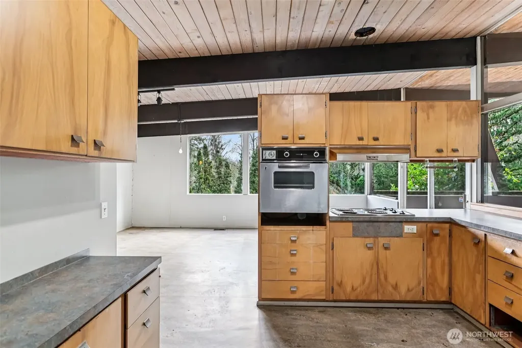 7832 NE 32nd Street Medina WA 98039