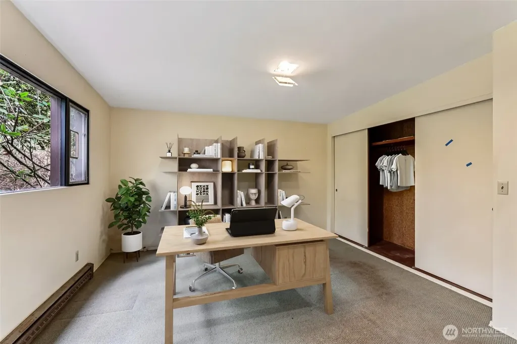 7832 NE 32nd Street Medina WA 98039