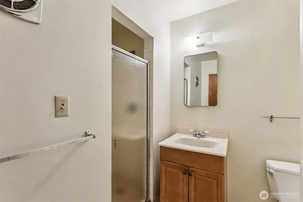7832 NE 32nd Street Medina WA 98039