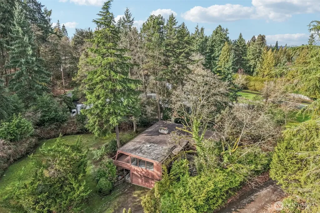 7832 NE 32nd Street Medina WA 98039