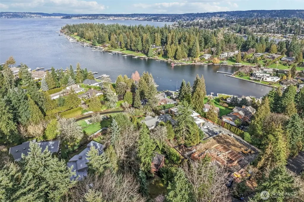 7832 NE 32nd Street Medina WA 98039