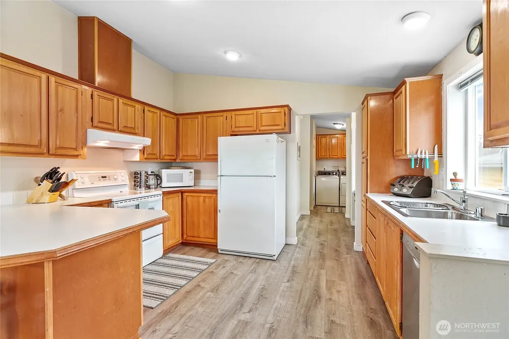 7460 Sunset Drive Blaine WA 98230