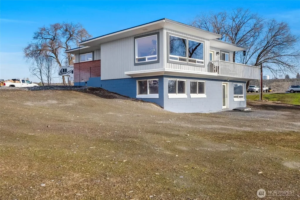 8061 NE Valley Road Moses Lake WA 98837