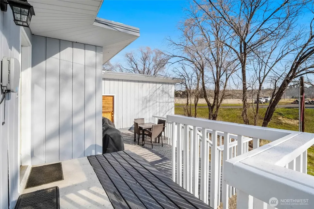 8061 NE Valley Road Moses Lake WA 98837