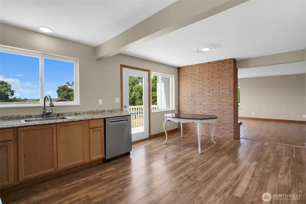8061 NE Valley Road Moses Lake WA 98837