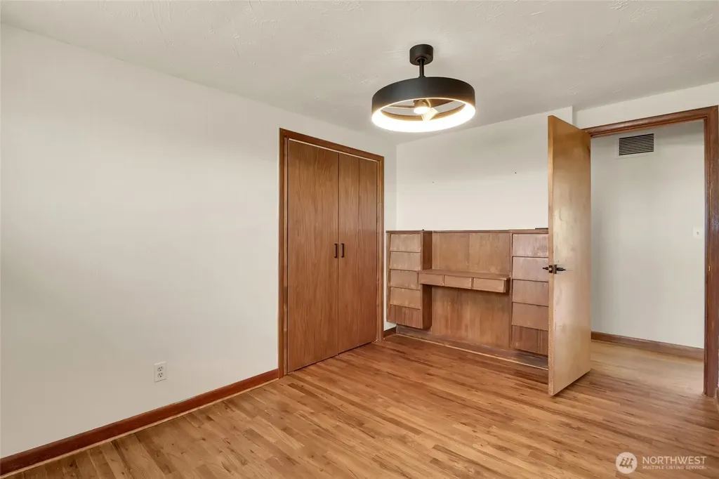 8061 NE Valley Road Moses Lake WA 98837
