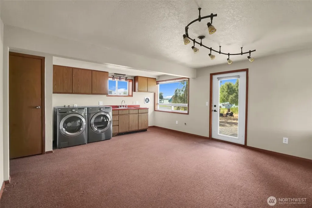 8061 NE Valley Road Moses Lake WA 98837