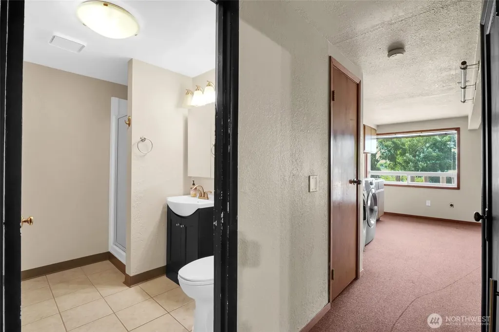 8061 NE Valley Road Moses Lake WA 98837