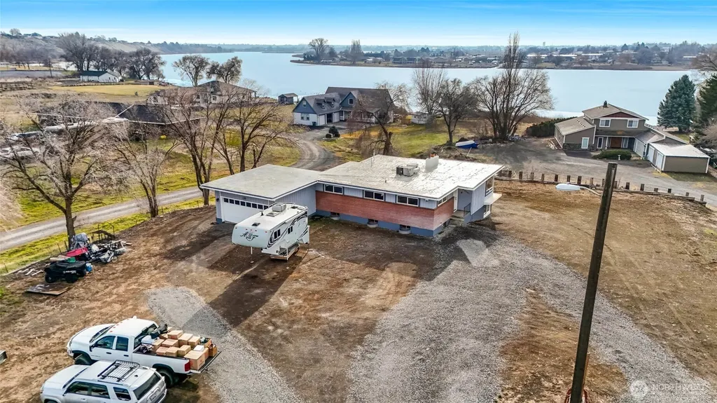 8061 NE Valley Road Moses Lake WA 98837