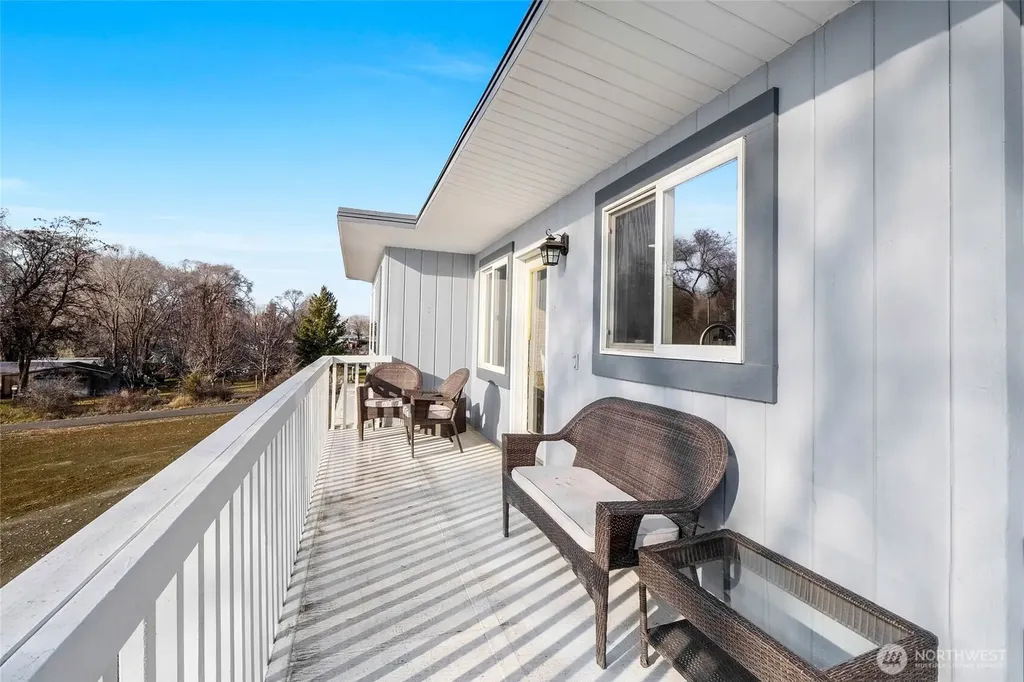 8061 NE Valley Road Moses Lake WA 98837