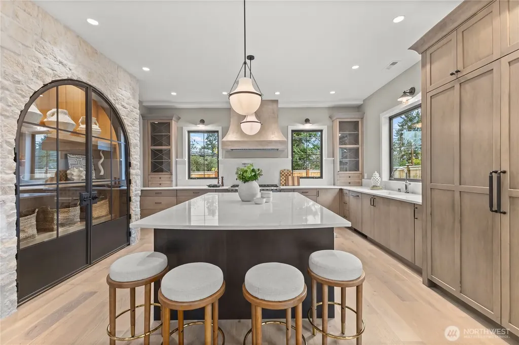 10789 SE 10th Street Bellevue WA 98004