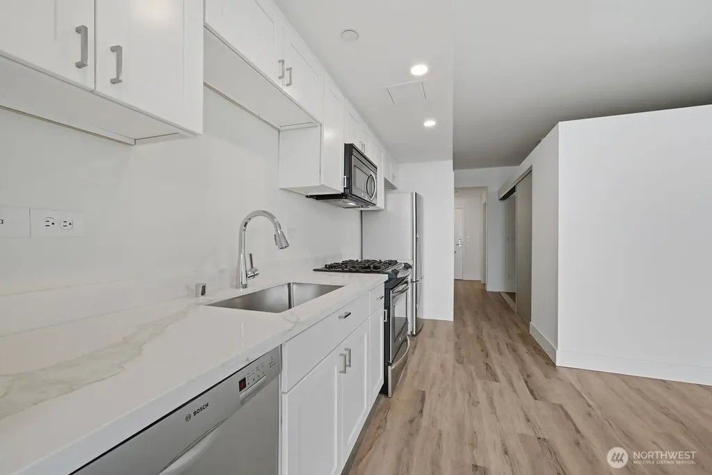 2911 2nd Avenue Seattle WA 98121