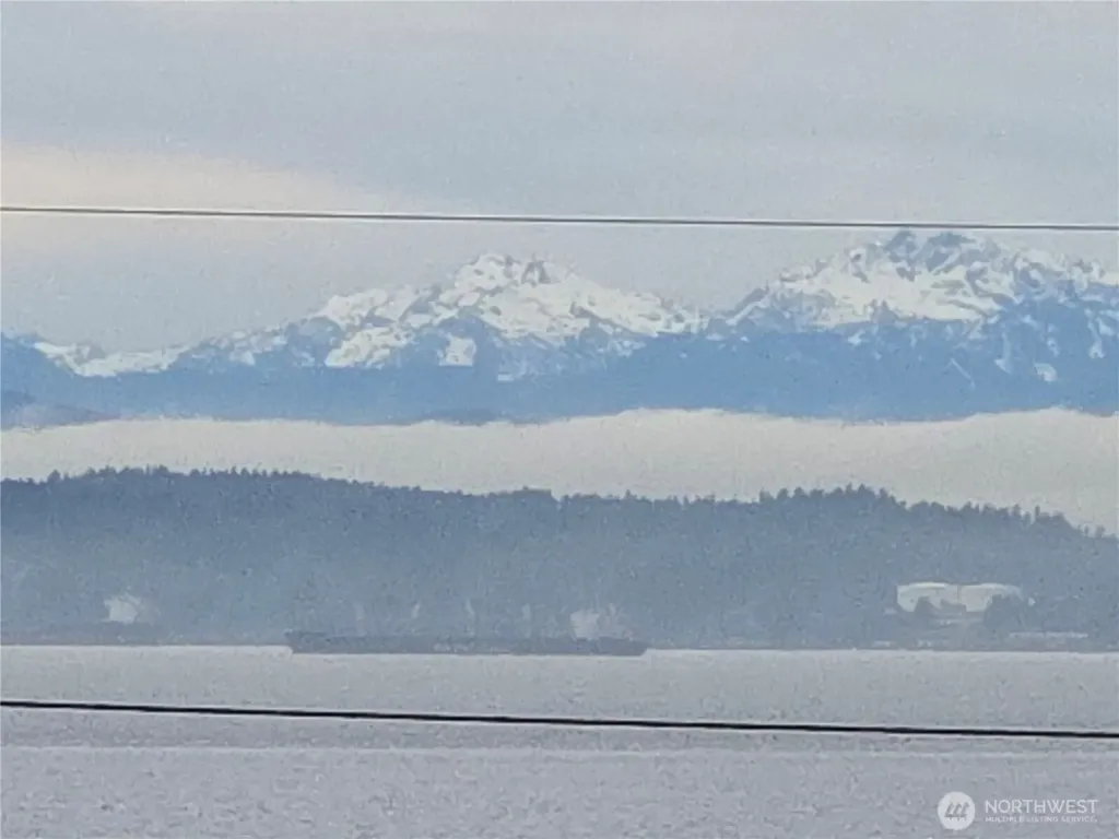 52 SW Canada Drive Seattle WA 98136