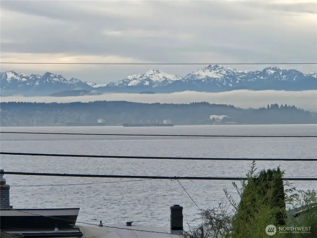 52 SW Canada Drive Seattle WA 98136