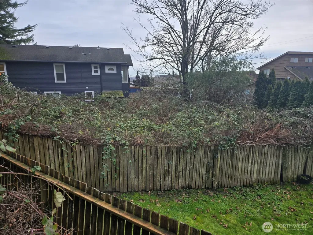52 SW Canada Drive Seattle WA 98136