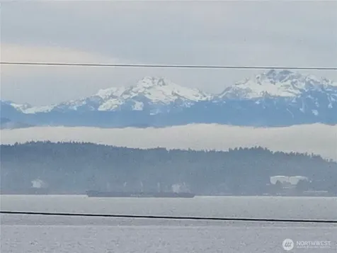 52 SW Canada Drive Seattle WA 98136