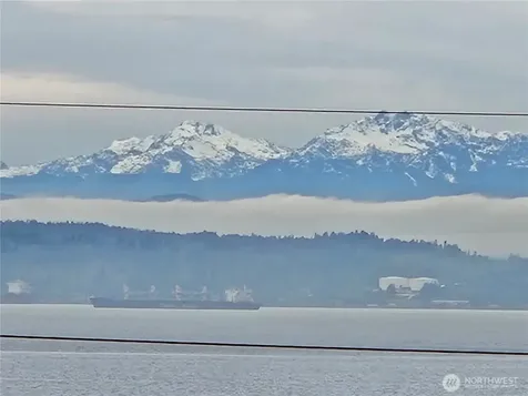 52 SW Canada Drive Seattle WA 98136