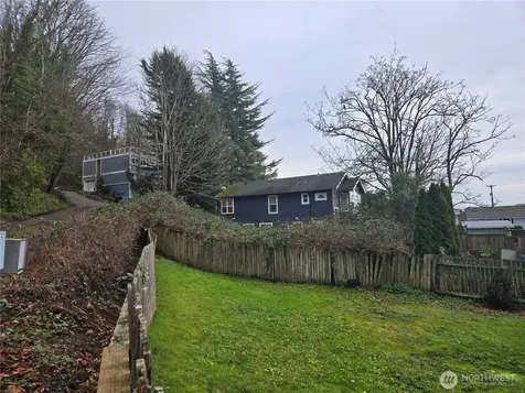52 SW Canada Drive Seattle WA 98136