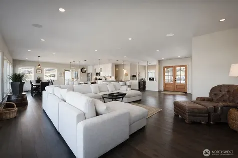 149 Clos Chevalle Road Chelan WA 98816