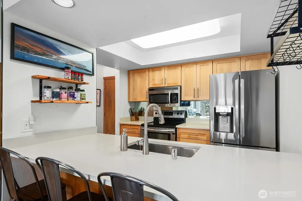 2401 8th Avenue N Seattle WA 98109
