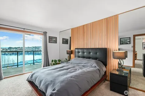 2401 8th Avenue N Seattle WA 98109