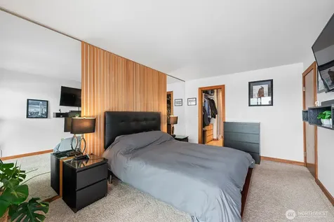 2401 8th Avenue N Seattle WA 98109