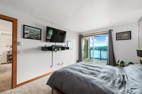 2401 8th Avenue N Seattle WA 98109