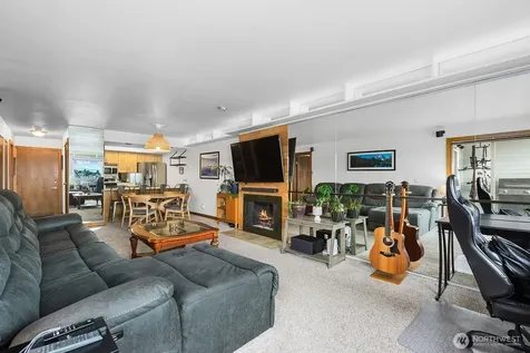 2401 8th Avenue N Seattle WA 98109