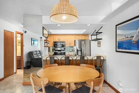 2401 8th Avenue N Seattle WA 98109