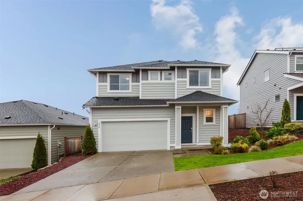 916 Baker Heights Loop Bremerton WA 98312
