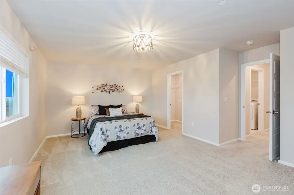 916 Baker Heights Loop Bremerton WA 98312