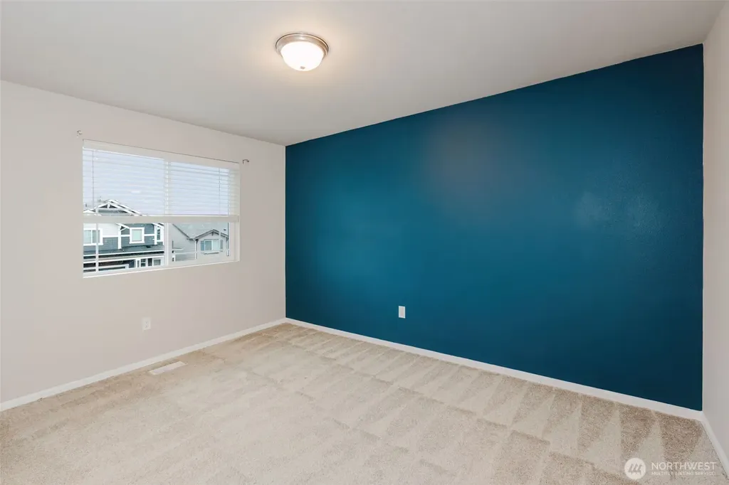 916 Baker Heights Loop Bremerton WA 98312