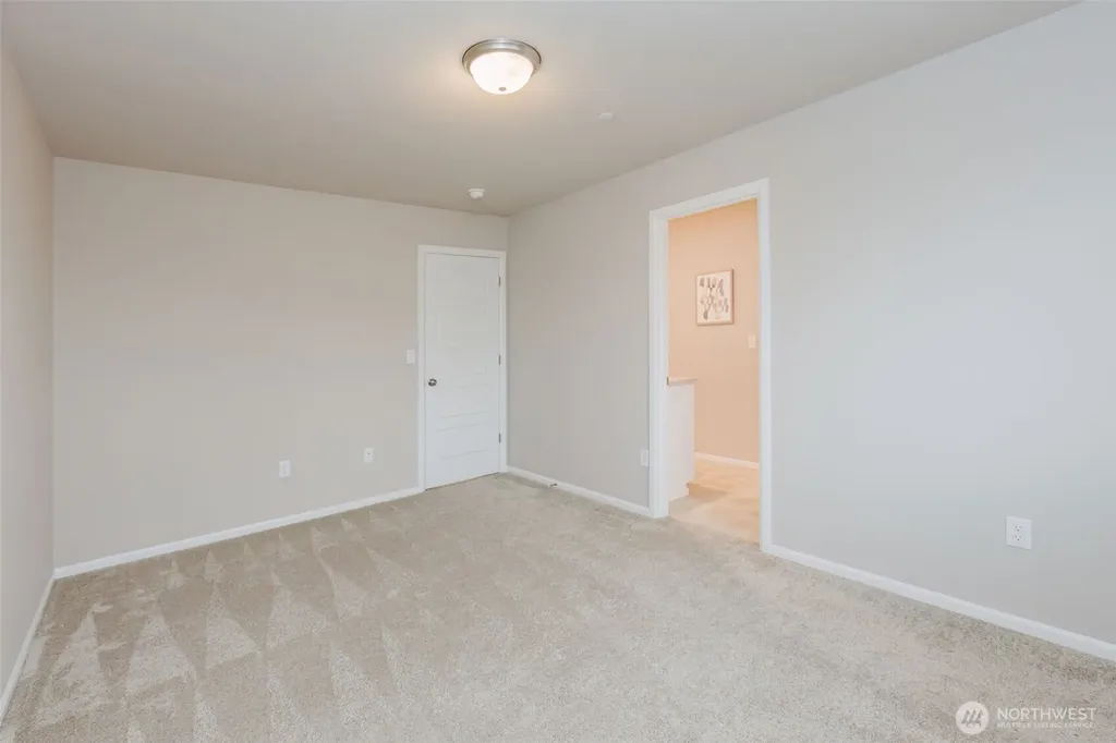 916 Baker Heights Loop Bremerton WA 98312