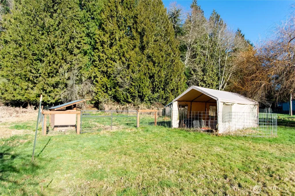 371 Pigeon Springs Road Onalaska WA 98570
