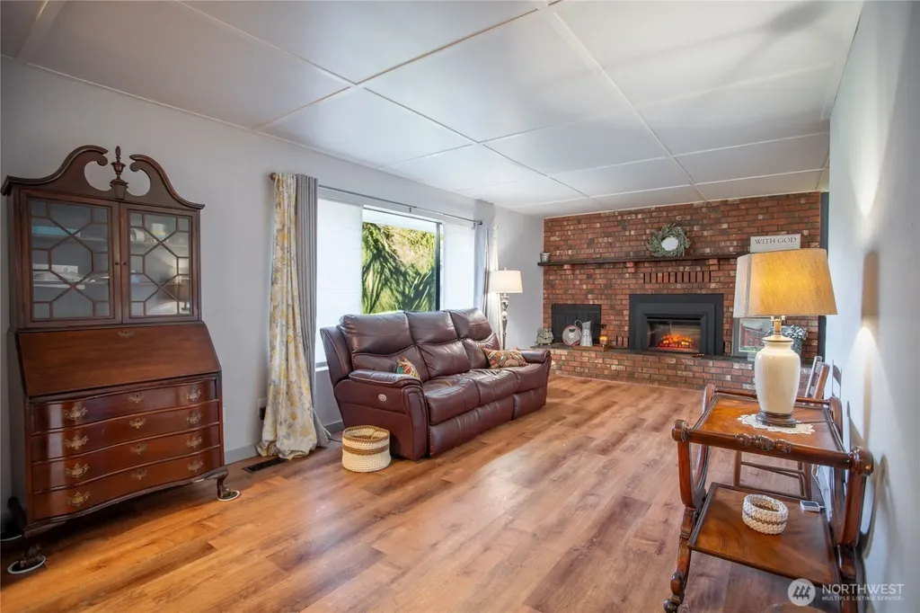 371 Pigeon Springs Road Onalaska WA 98570
