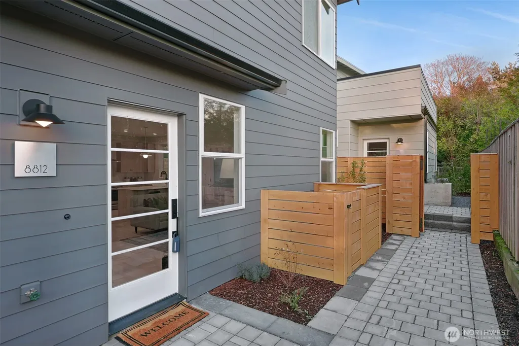 8812 41st Avenue SW Seattle WA 98136
