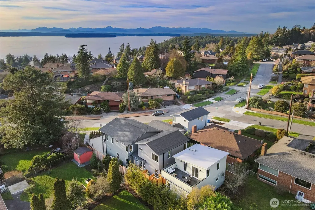 8812 41st Avenue SW Seattle WA 98136