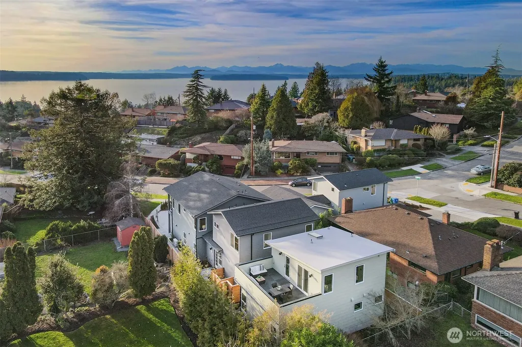 8812 41st Avenue SW Seattle WA 98136