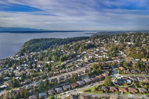 8812 41st Avenue SW Seattle WA 98136