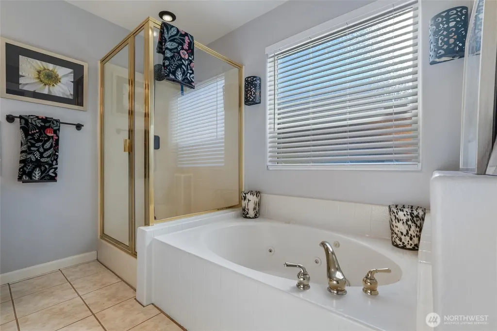 5540 SW Old Clifton Road Port Orchard WA 98367