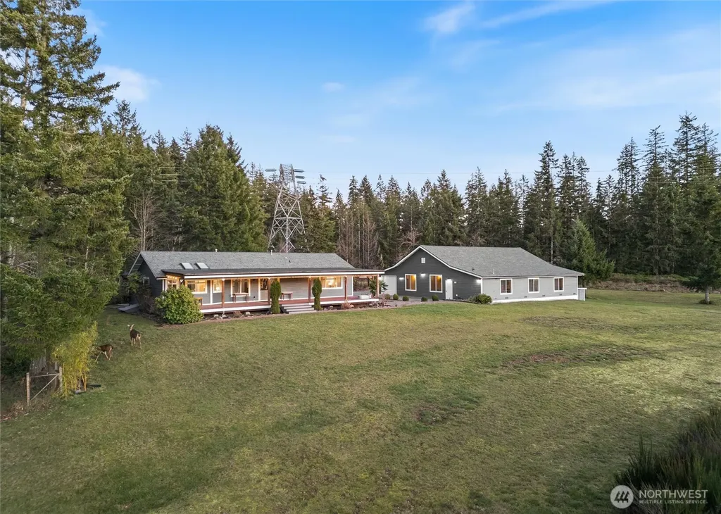 5540 SW Old Clifton Road Port Orchard WA 98367