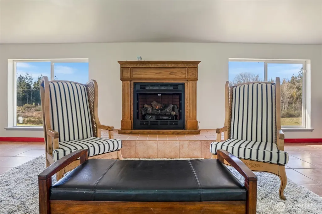 5540 SW Old Clifton Road Port Orchard WA 98367