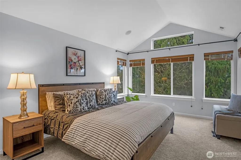 6441 SE Cougar Mountain Way Bellevue WA 98006